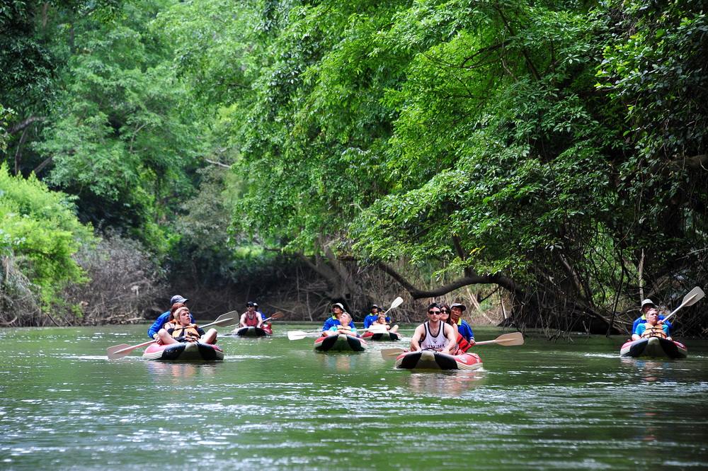 khao sok canoeing